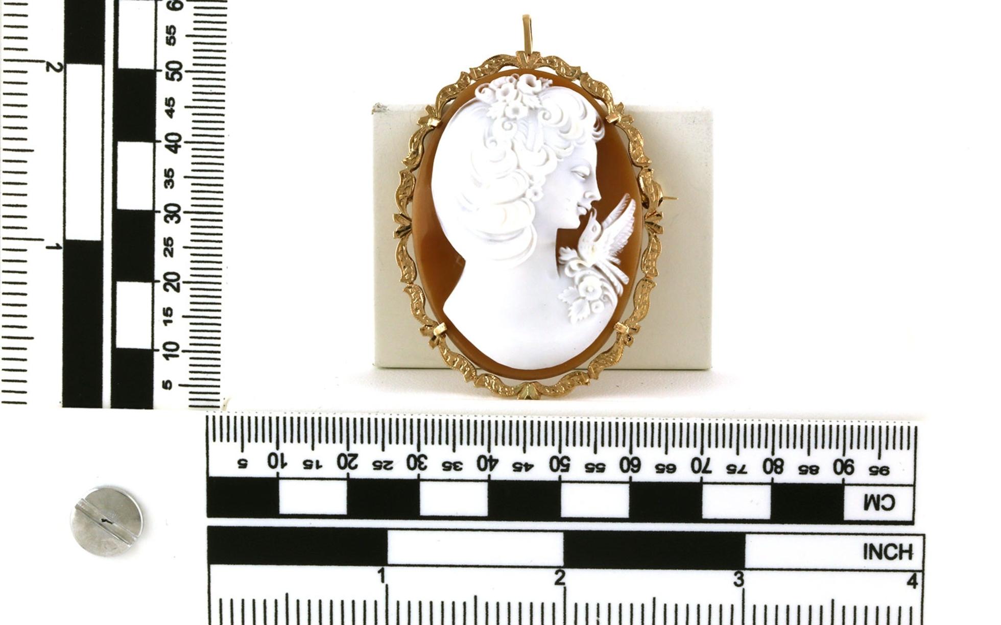 Estate Piece: Oval Cameo Brooch/Pendant in Yellow Gold scale