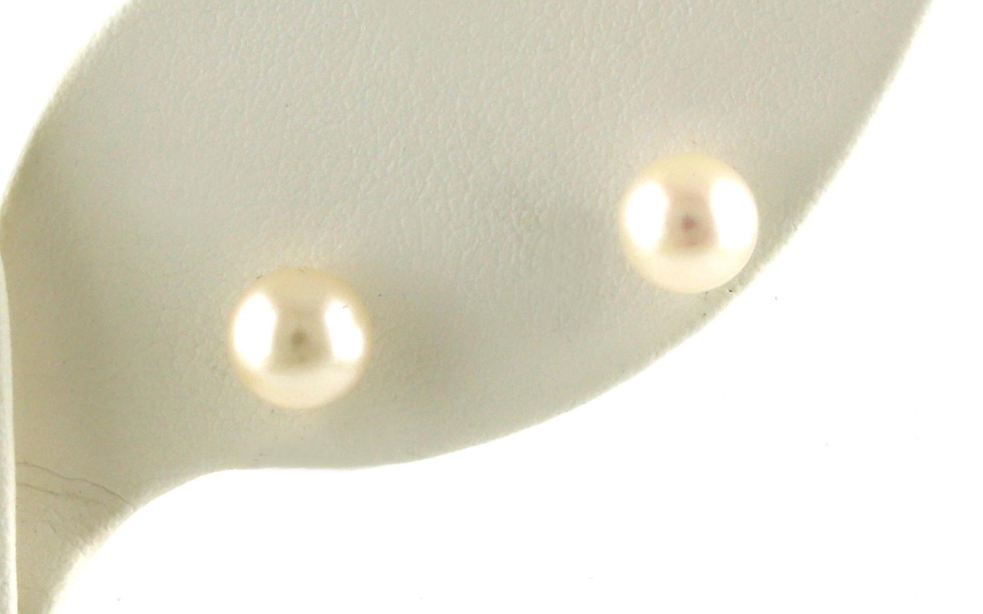 Fresh Water Pearl Stud Earrings in Yellow Gold (6 mm)