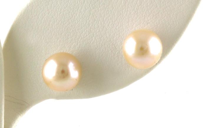 content/products/Fresh Water Pearl Stud Earrings in White Gold (8 mm)