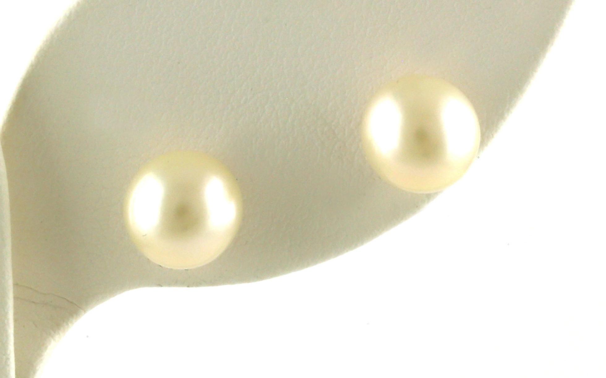 Fresh Water Pearl Stud Earrings in Yellow Gold (8 mm)