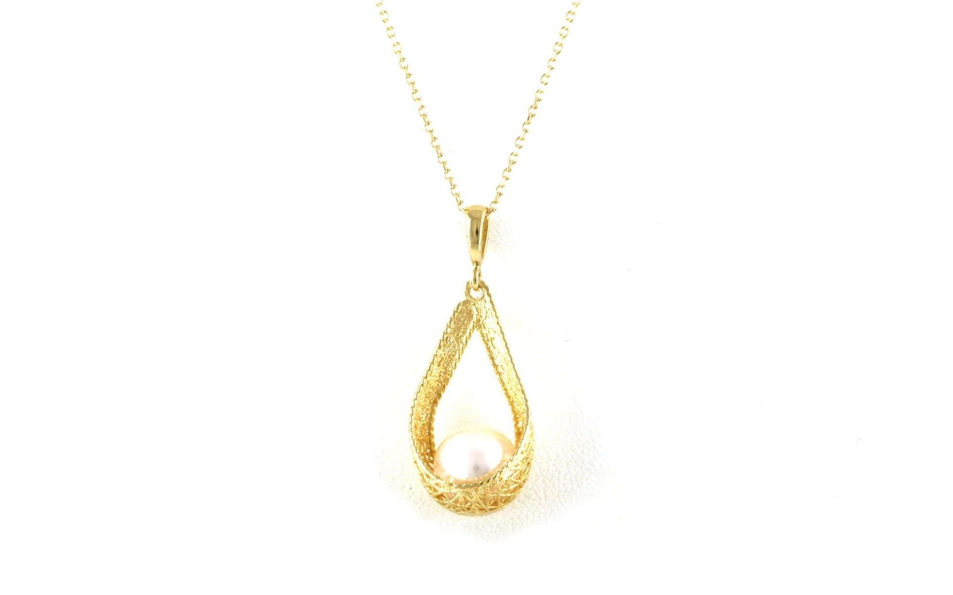 Woven Mesh Basket Solitaire Pearl Necklace in Yellow Gold