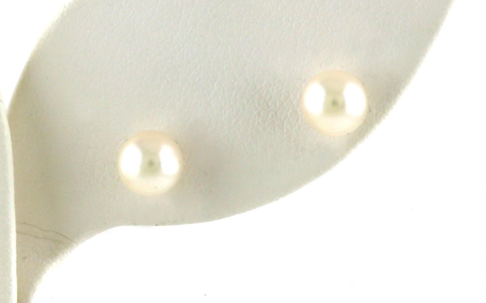 Estate Piece: Pearl Stud Earrings in Yellow Gold (6.00-6.50mm)