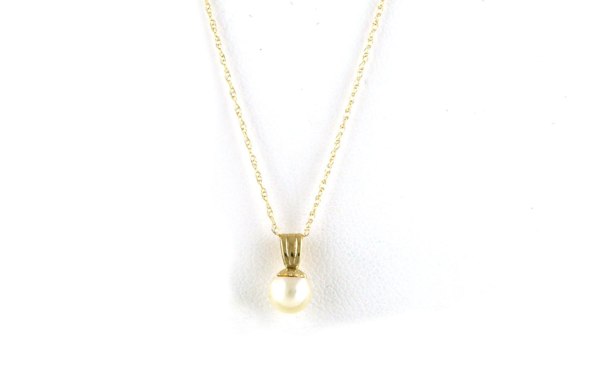Estate Piece: Solitaire-style Pearl Necklace in Yellow Gold (5.10mm)