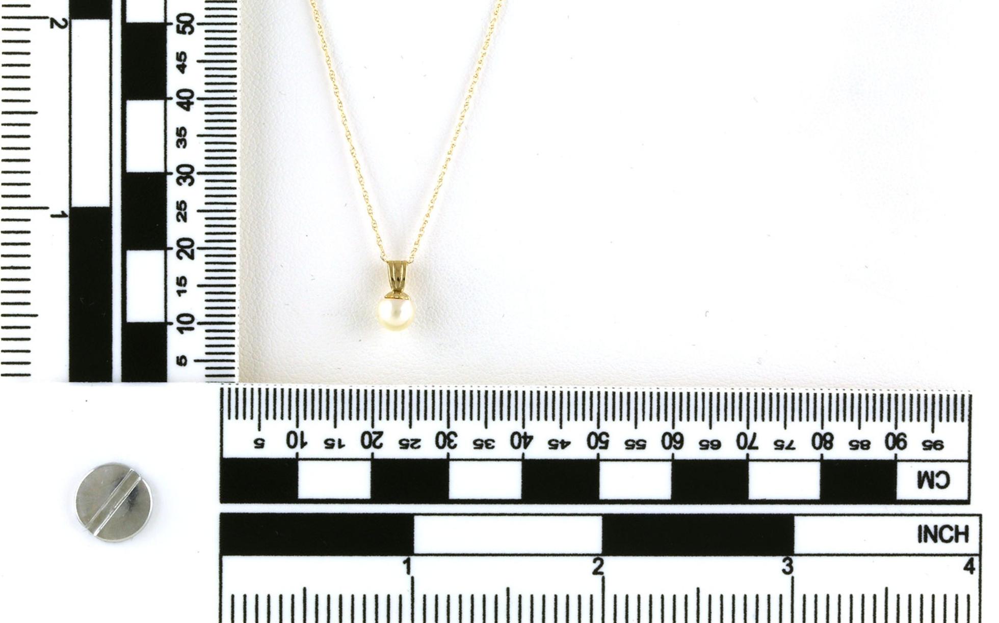 Estate Piece: Solitaire-style Pearl Necklace in Yellow Gold (5.10mm) scale