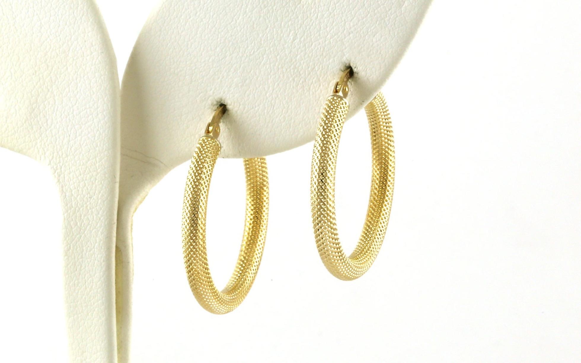 Estate Piece: Hollow Textured Hoops in Yellow Gold (3 x 25 mm)