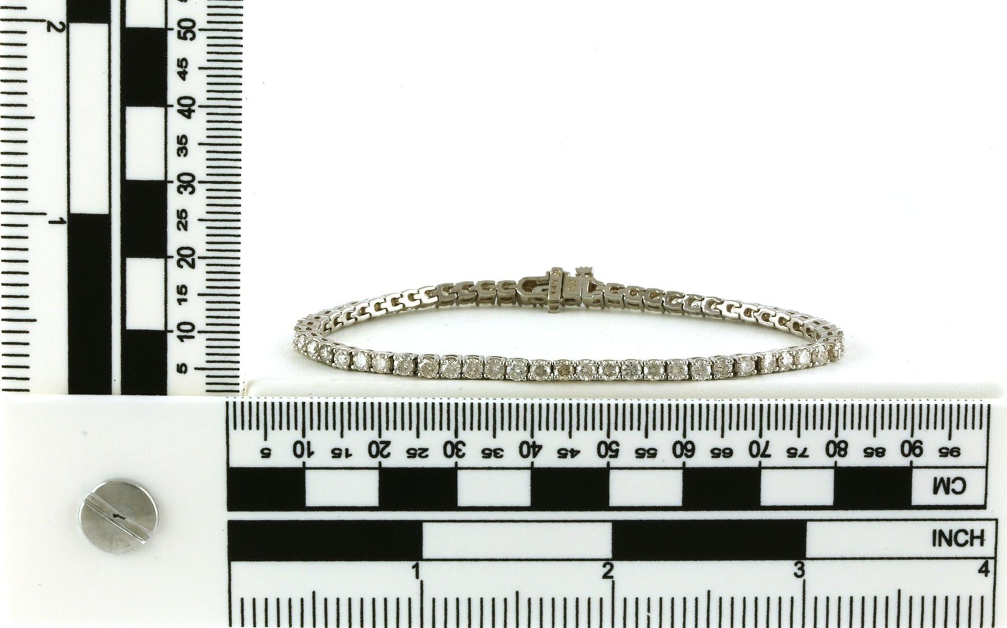 4-Prong Diamond Tennis Bracelet in White Gold (5.87cts TWT) scale