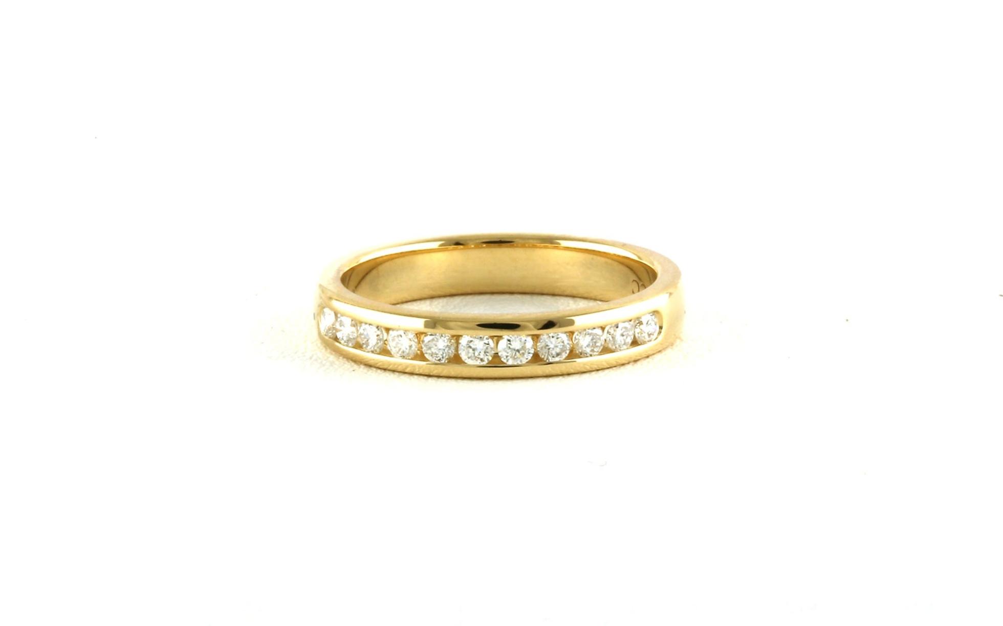 11-Stone Channel-set Diamond Wedding Band in Yellow Gold (0.33cts TWT)