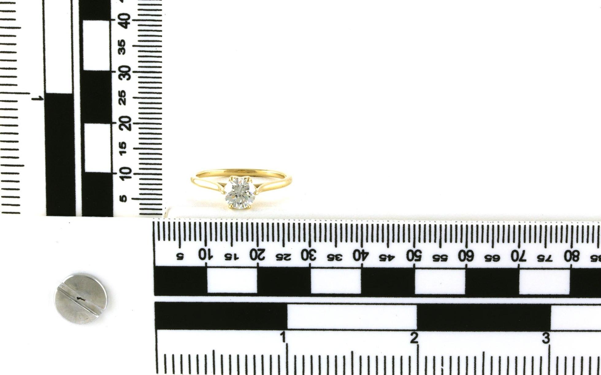 Solitaire-style Diamond Engagement Ring in 6-Prong Tulip Setting in Yellow Gold (0.84cts) scale