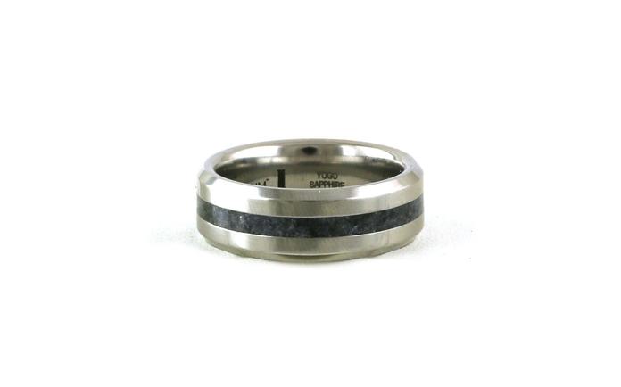 content/products/Inlayed Crushed Montana Yogo Sapphire Groove Edge Men's Wedding Band in Serinium 