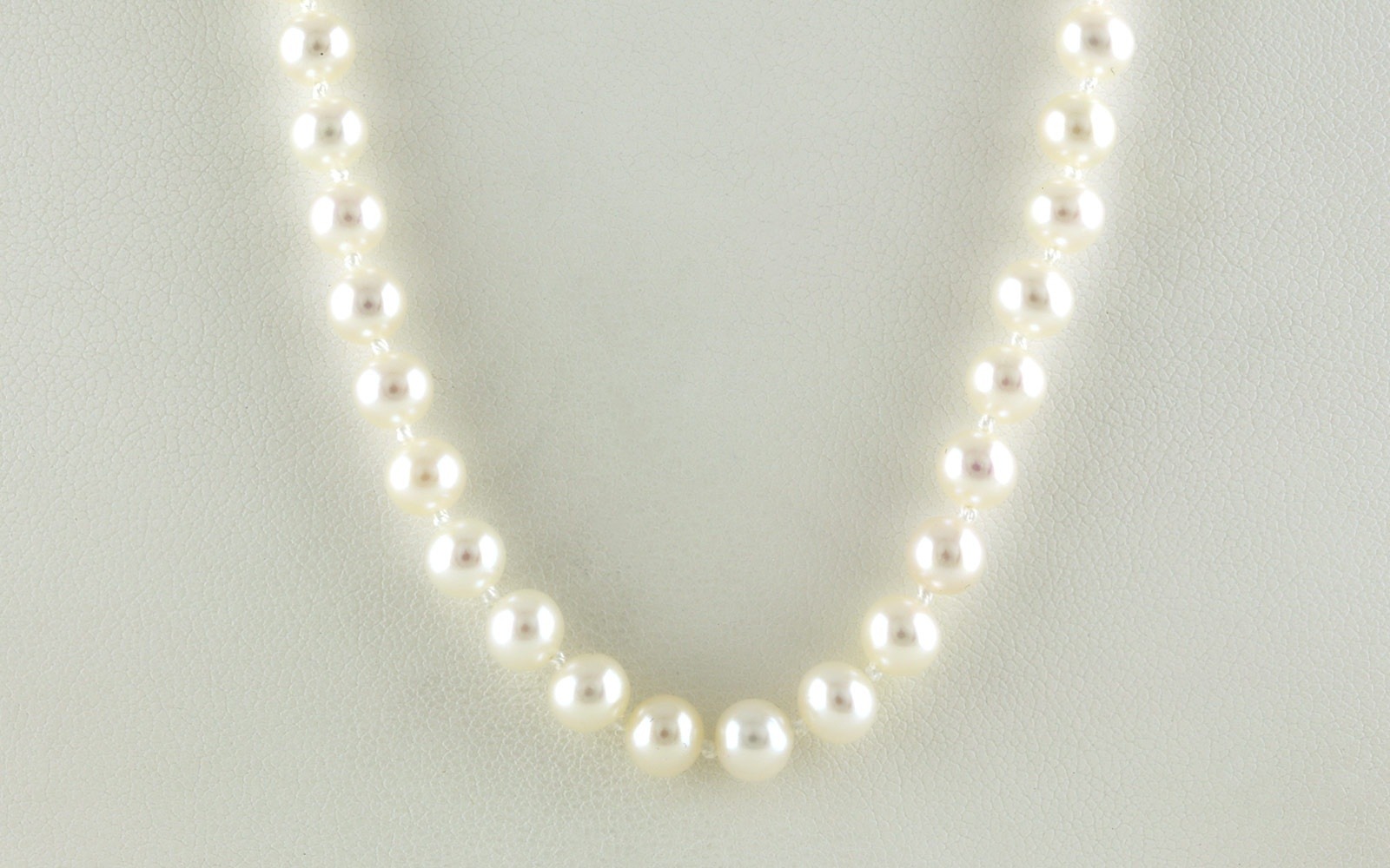 Fresh Water Pearl Necklace with White Gold Clasp (5 - 5.5 mm)