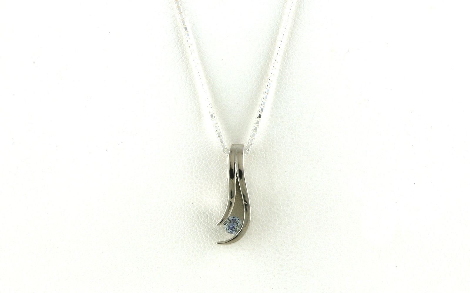 Curved Drop Channel-set Montana Sapphire Necklace in Sterling Silver (0.13cts)