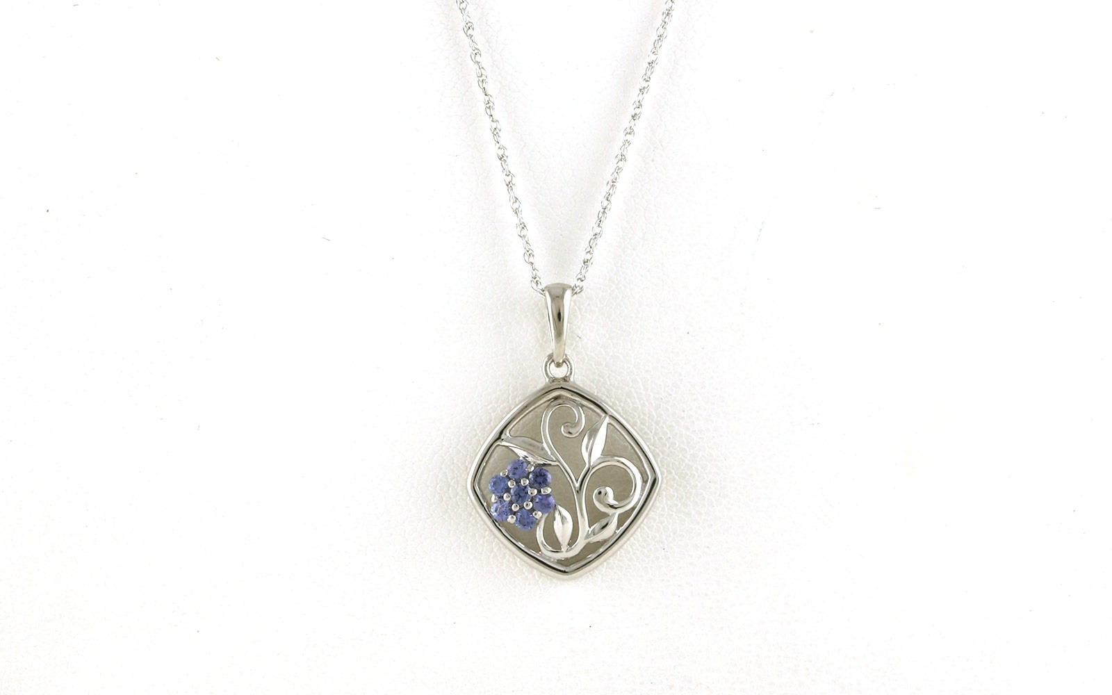 7-Stone Flower and Vine Square Montana Yogo Sapphire Necklace in Sterling Silver (0.21cts TWT)