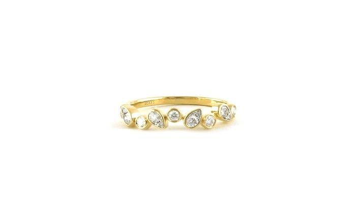 content/products/Alternating Shape Diamond Wedding Band in Yellow Gold (0.34cts TWT)