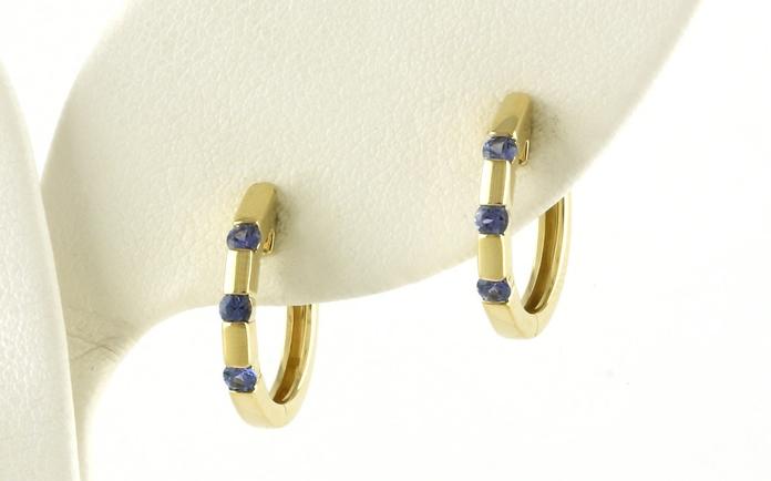 content/products/3-Stone Bar-set Montana Yogo Sapphire Huggie Hoop Earrings in Yellow Gold (0.29cts TWT)