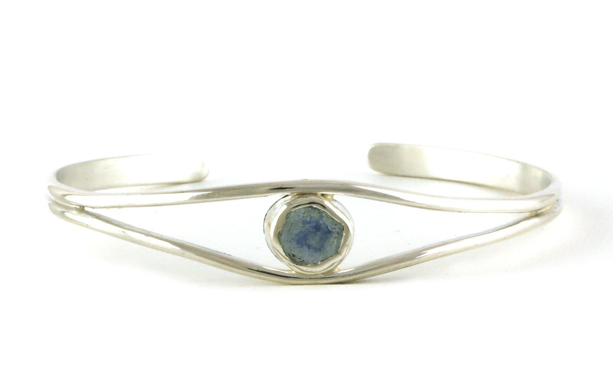 Bezel-set Raw Un-cut Montana Sapphire Split Shank Cuff Bracelet in Sterling Silver (1.56cts)