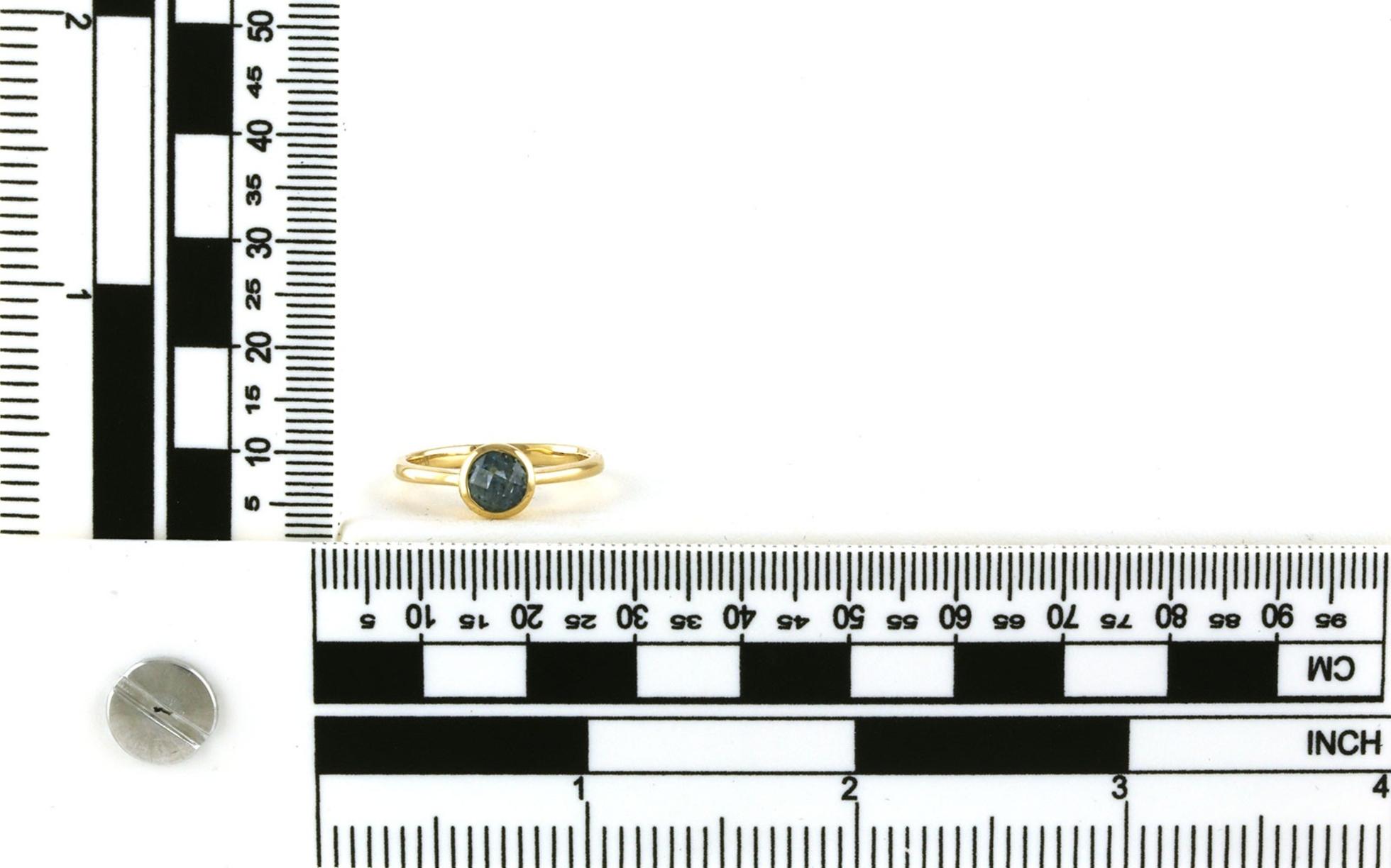 Solitaire-style Bezel-set Checkerboard Montana Sapphire Ring in Yellow Gold (1.38cts) scale