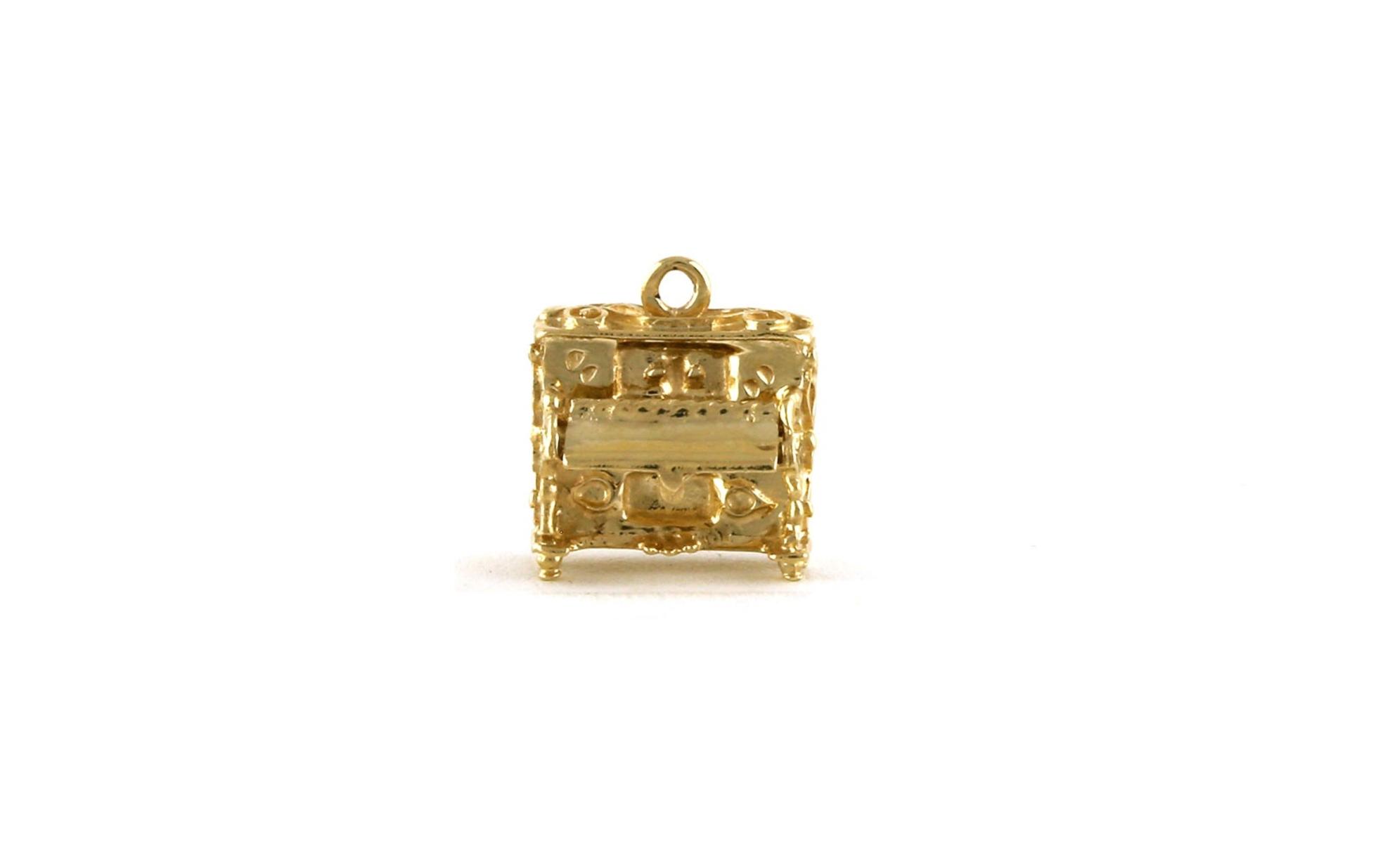 Estate Piece: Piano Charm with Movable Cover in Yellow Gold