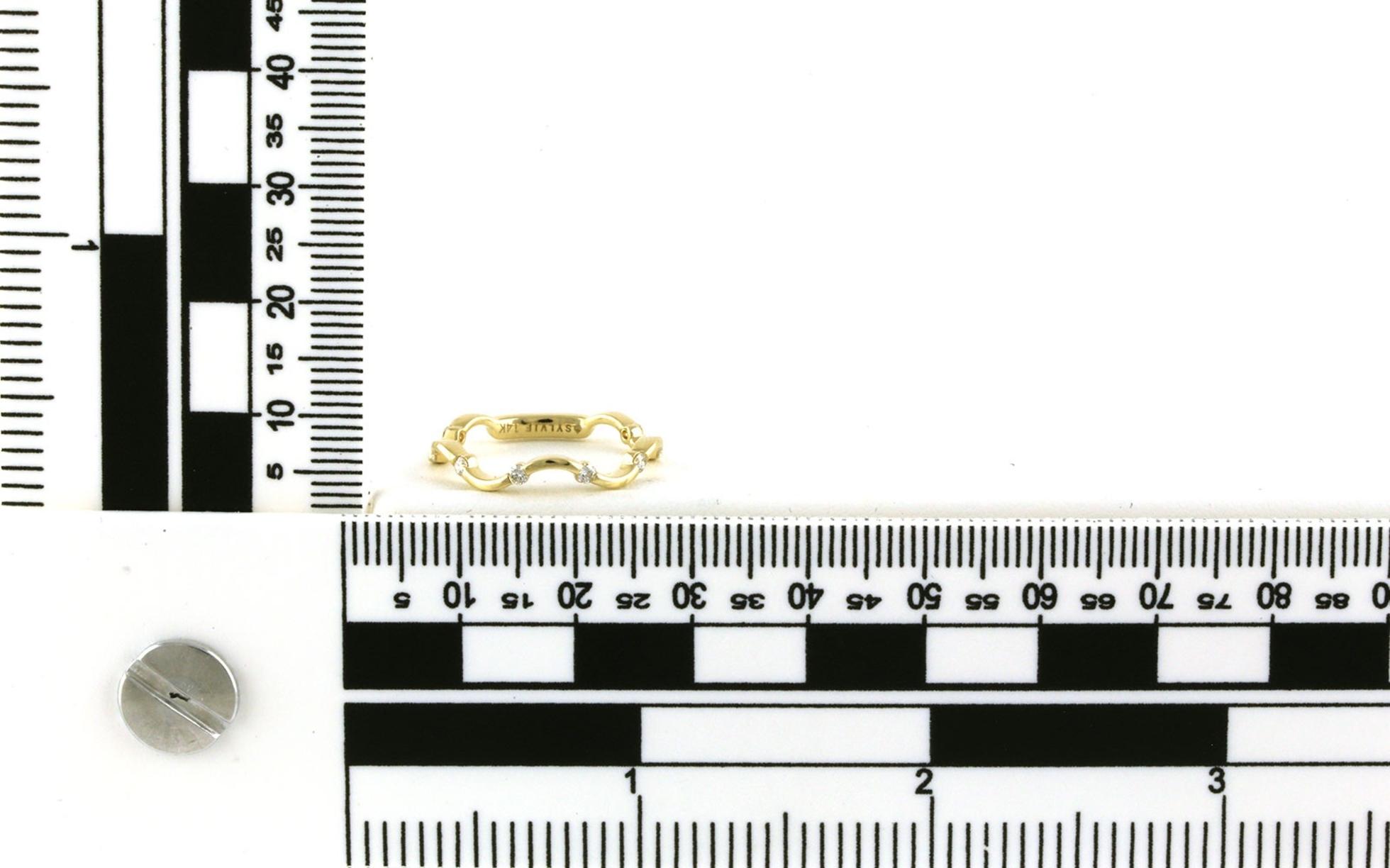 Tulira Vine Diamond Wedding Band in Yellow Gold (0.17cts TWT) scale