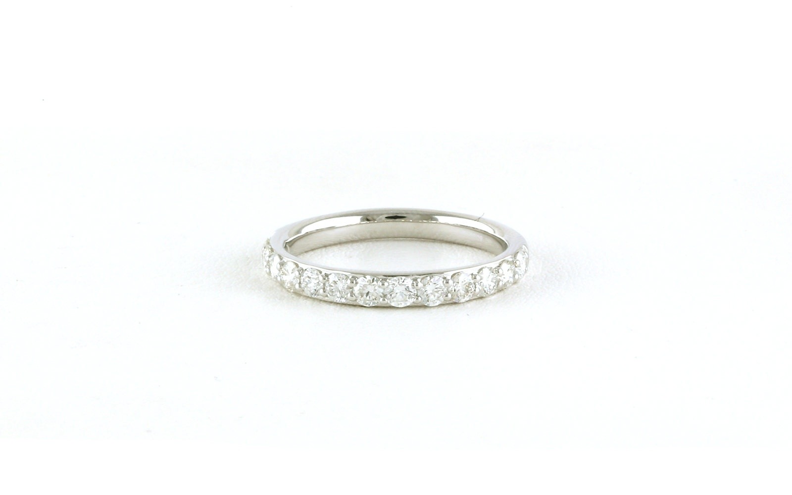 13-Stone Share-Prong Diamond Wedding Band in White Gold (0.75cts TWT)