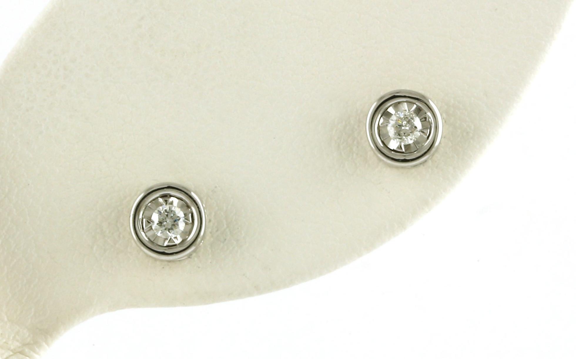 Illusion-set Diamond Earrings in White gold