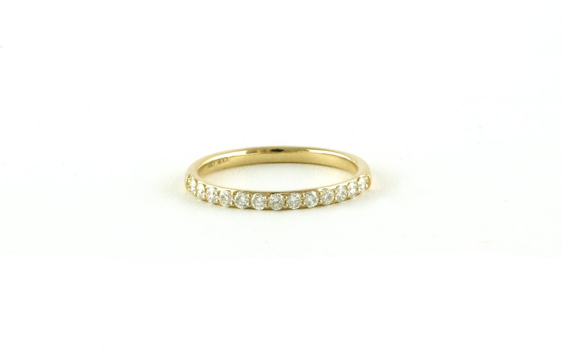 13-Stone Prong-Set Diamond Wedding Band in Yellow Gold (0.33cts TWT)