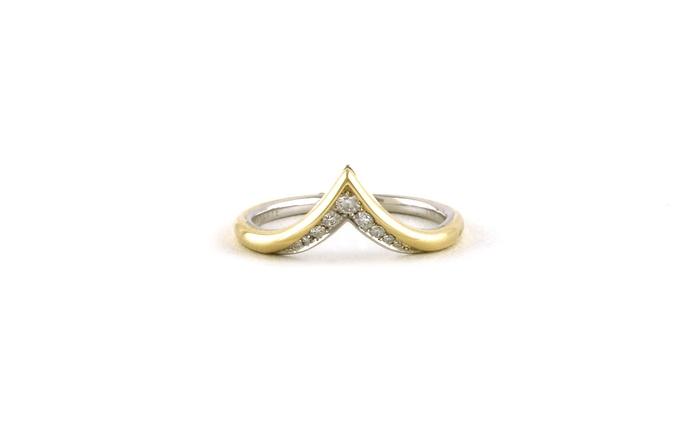 content/products/Sleeved Chevron Diamond Wedding Band Two Tone in White and Yellow Gold (0.17cts TWT)