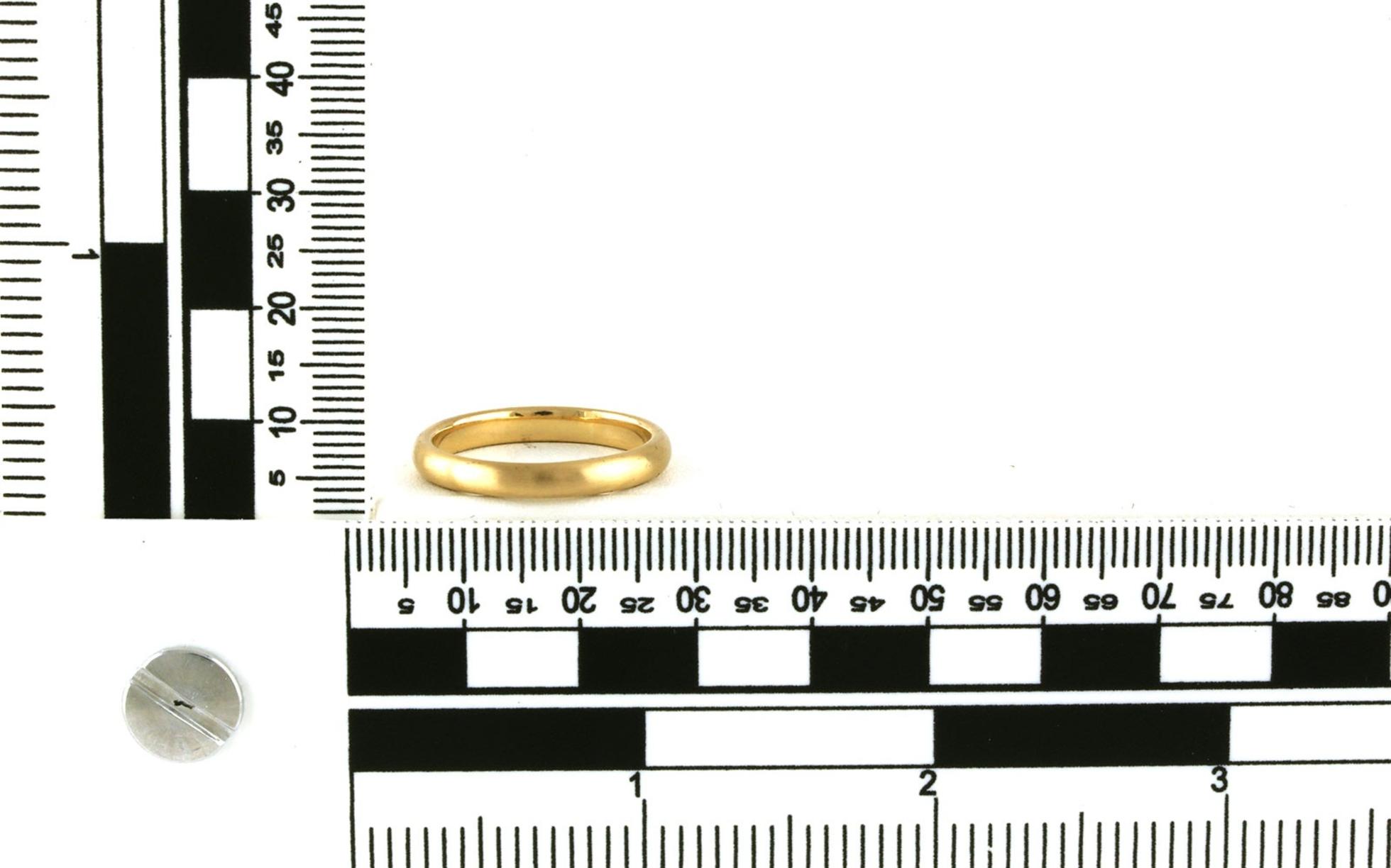 Estate Piece: Satin Finish Half Round Men's Wedding Band in Yellow Gold - Scale