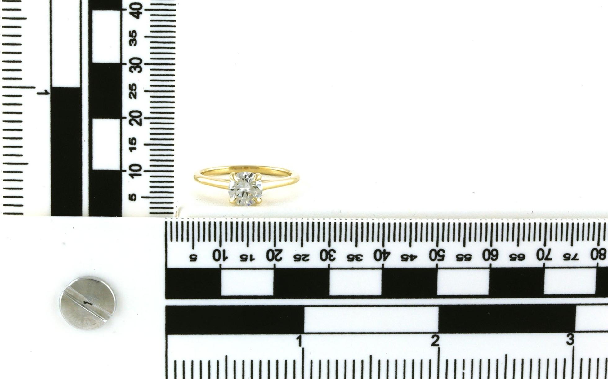 Solitaire-style Diamond Engagement Ring in 4-Prong Setting in Yellow Gold (1.00cts) scale