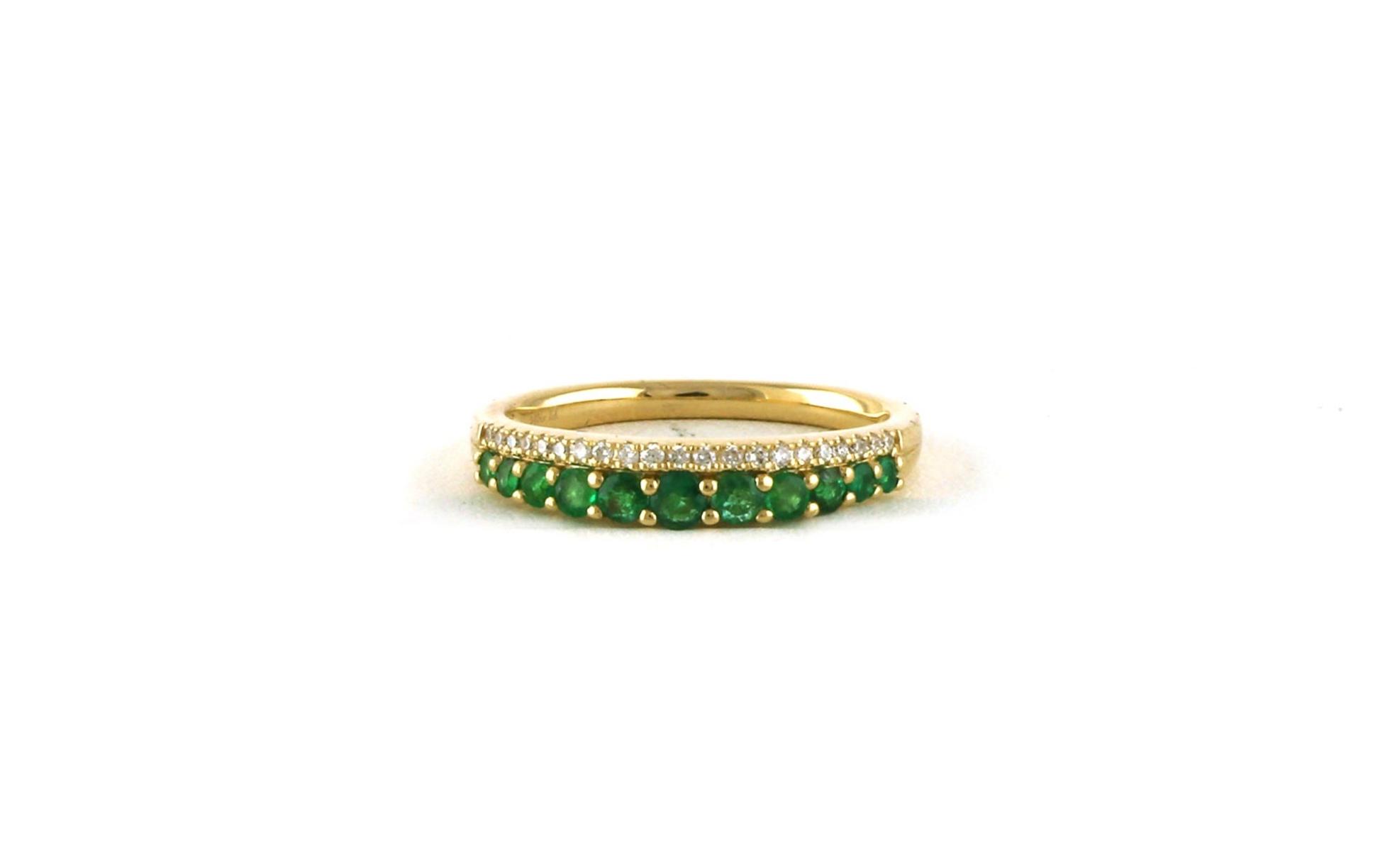 Emerald and Diamond Ring in Yellow Gold (0.56cts TWT)