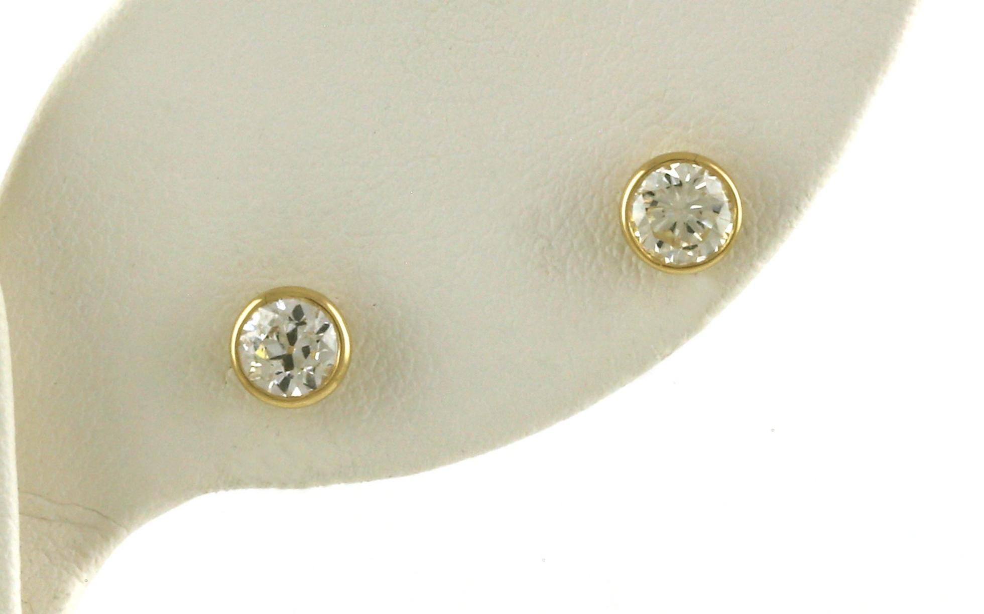 Diamond Stud Earrings in Bezel Settings in Yellow Gold (0.76cts TWT)