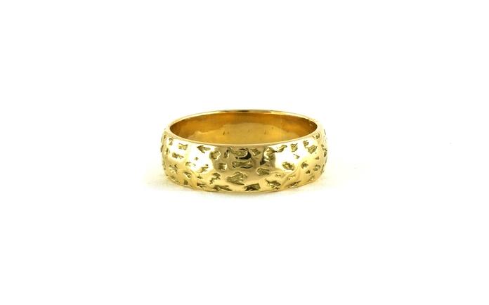 content/products/Estate Piece: Half Round Men's Wedding Band with Hammered Finish in Yellow Gold (7mm)