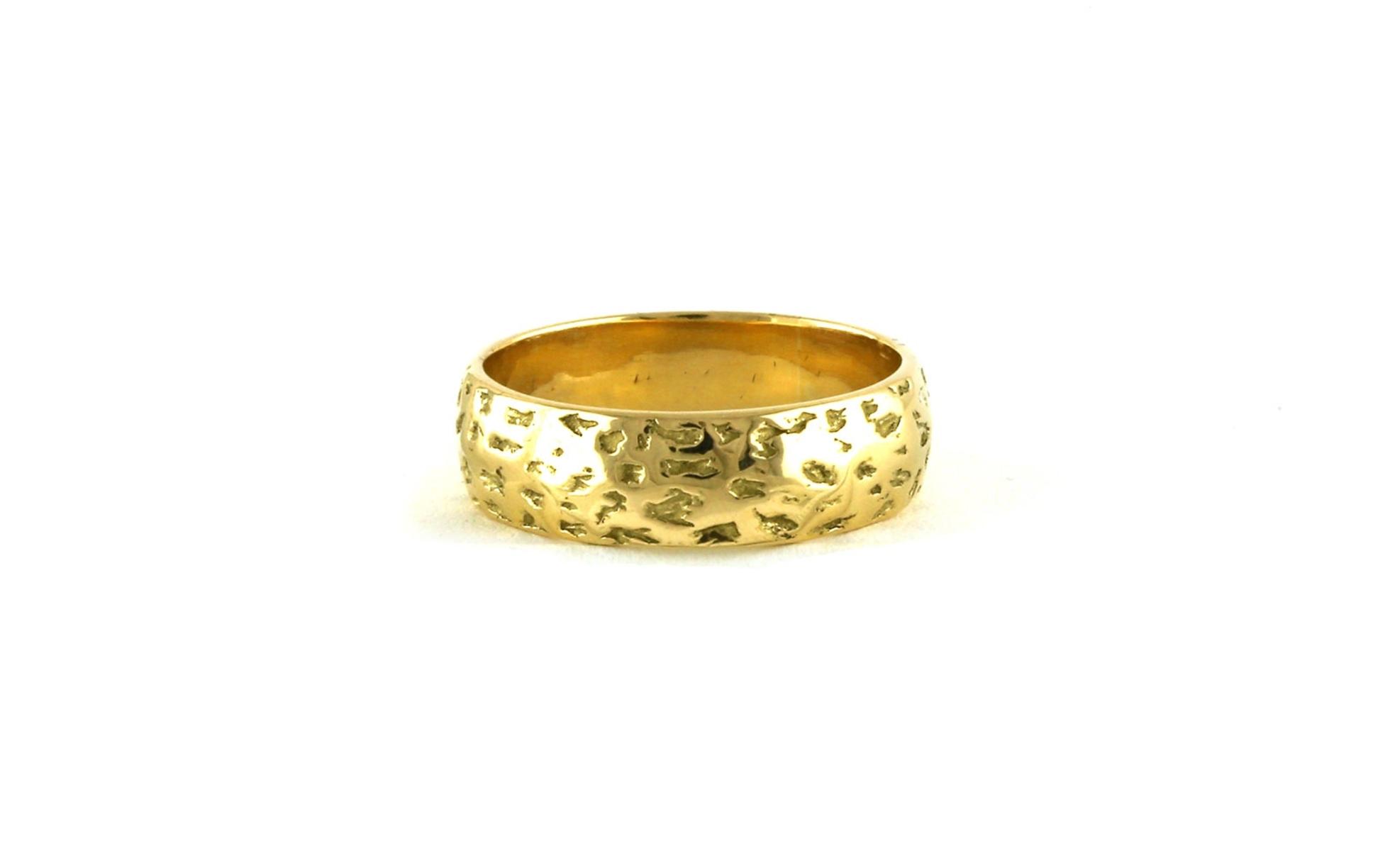 Estate Piece: Half Round Men's Wedding Band with Hammered Finish in Yellow Gold (7mm)