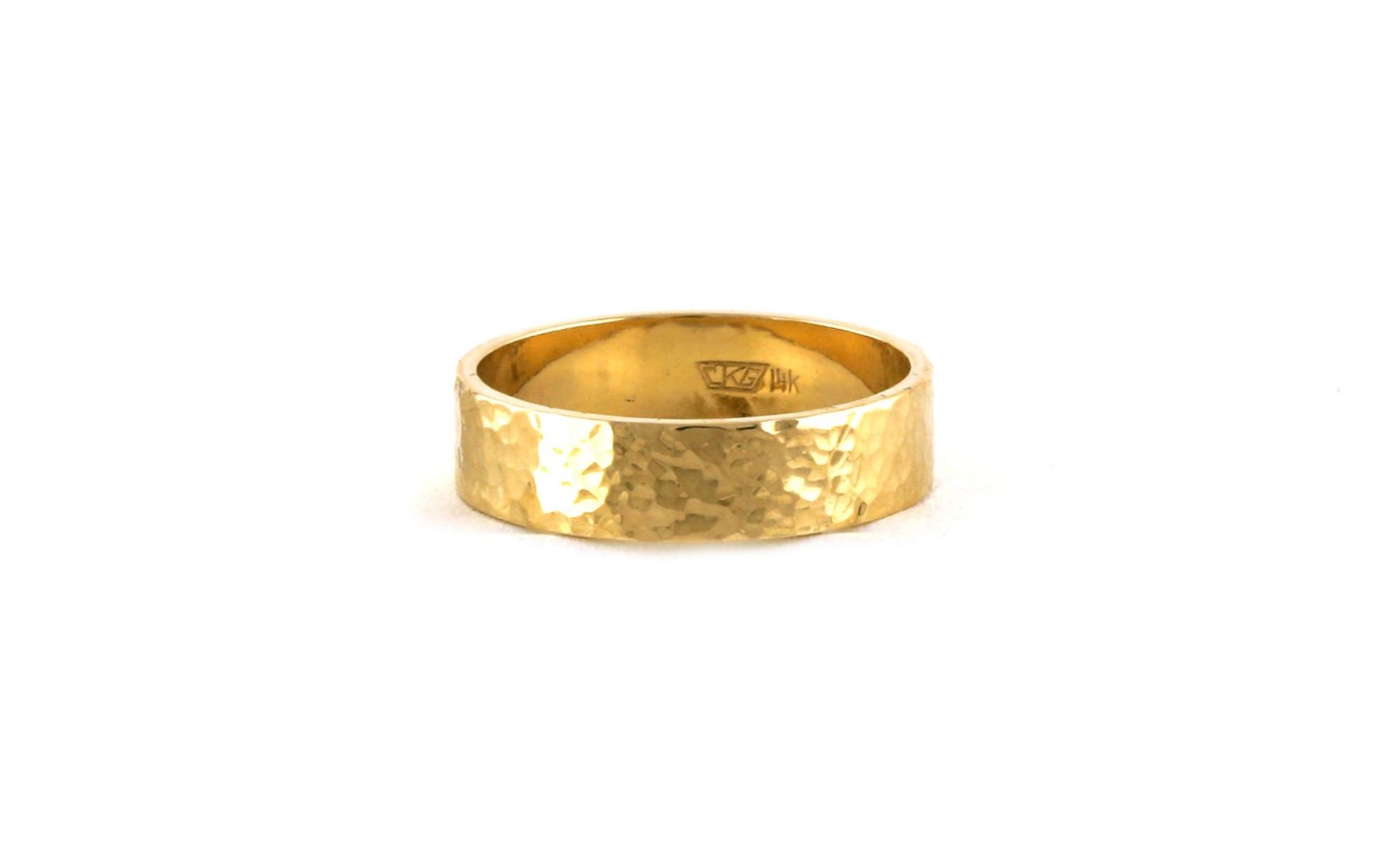 Estate Piece: Flat Men's Wedding Band with Hammered Finish in Yellow Gold (6mm)