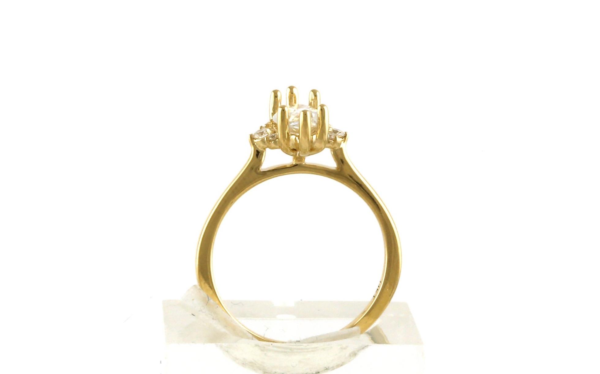 Marquise-cut Starburst Engagement Ring Mounting in Yellow Gold (0.10cts TWT) side