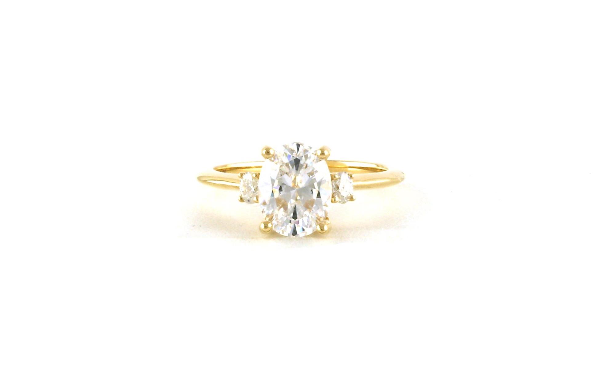 3-Stone Oval-cut Engagement Ring Mounting in Yellow Gold (0.20cts TWT)