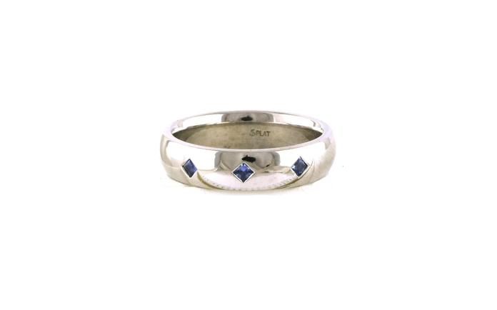 content/products/3-Stone Flush-set Princess-cut Montana Yogo Sapphire Wedding Band in Platinum (0.14cts TWT)