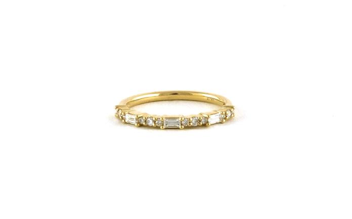 content/products/Alternating Baguette and Round Diamond Wedding Band in Yellow Gold (0.32cts TWT)