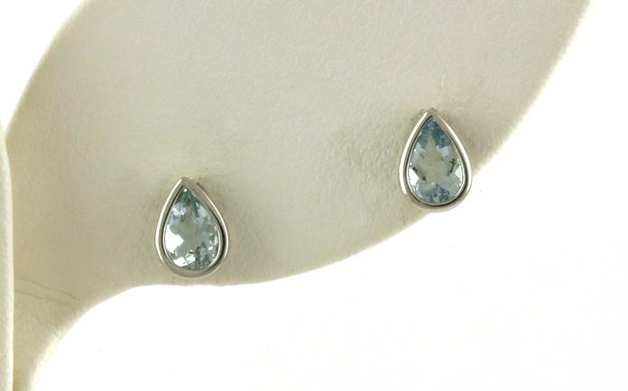 content/products/Pear Bezel-set Stud Earrings with Aquamarines in White Gold (0.7cts TWT)