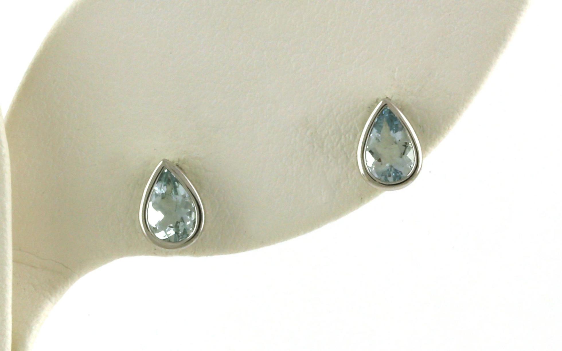 Pear Bezel-set Stud Earrings with Aquamarines in White Gold (0.7cts TWT)