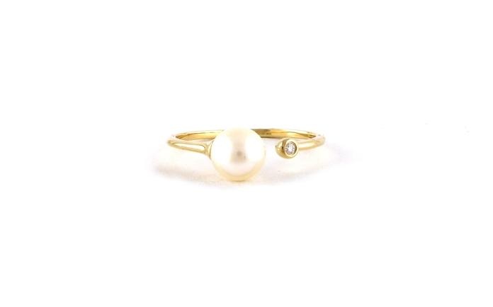 content/products/Contemporary Ring with One Fresh Water Pearl and One Diamond in Yellow Gold (0.01ct TWT)