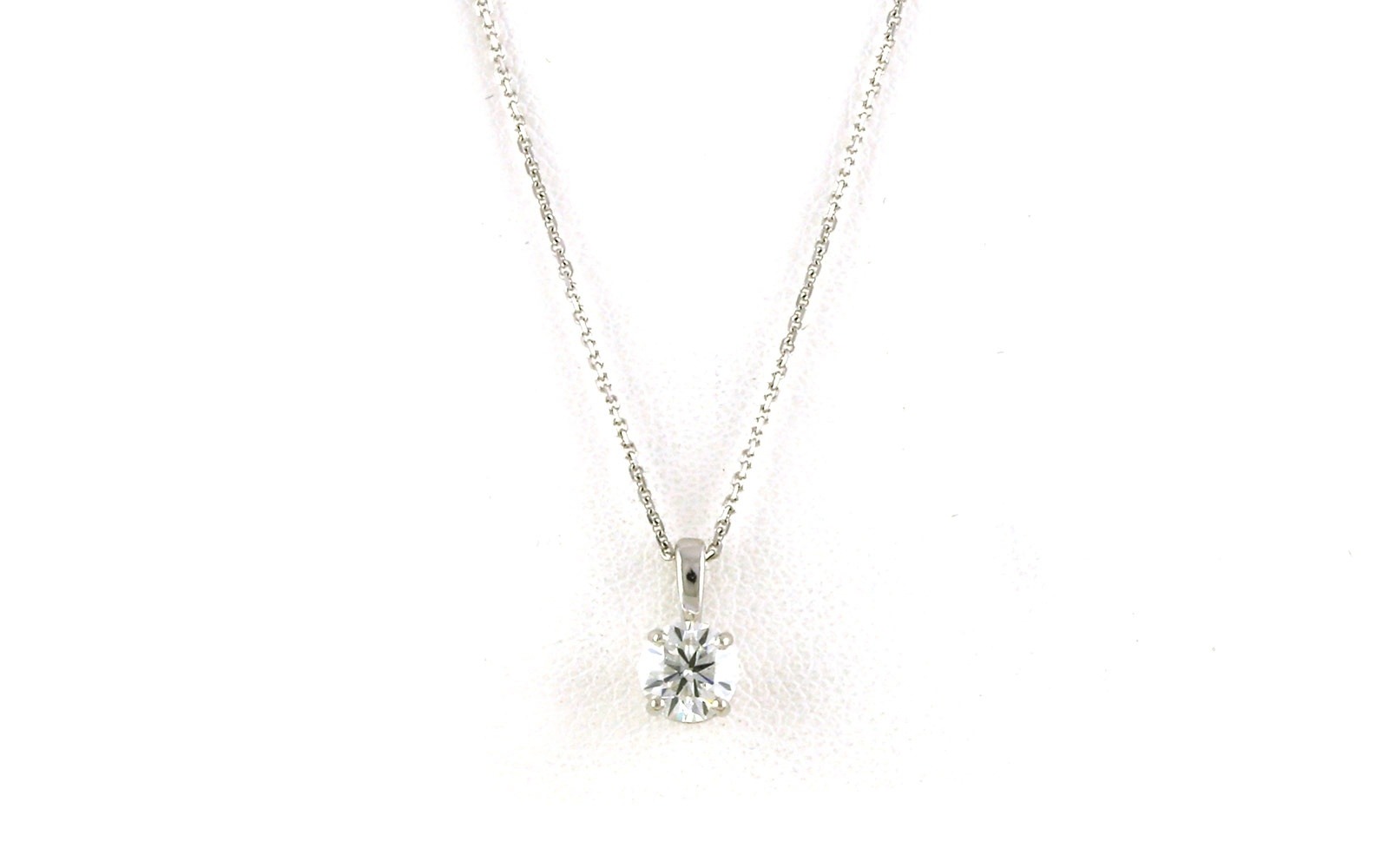 4-Prong Solitaire-style Diamond Necklace in White Gold (0.50cts)
