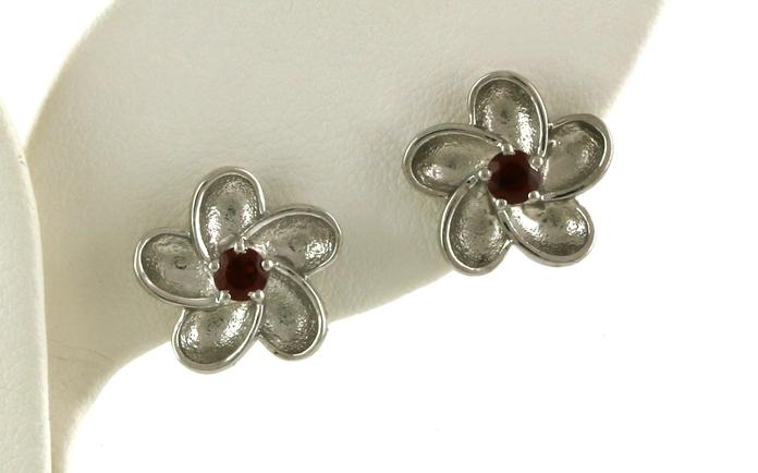 content/products/Flower Montana Garnet Stud Earrings in Sterling Silver (3.4mm)