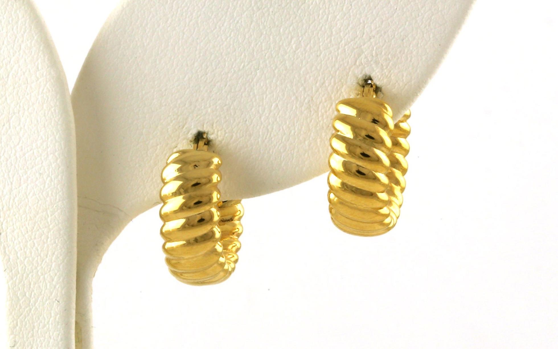 Hollow Wide Ridged Texture Hoop Earrings in Yellow Gold 