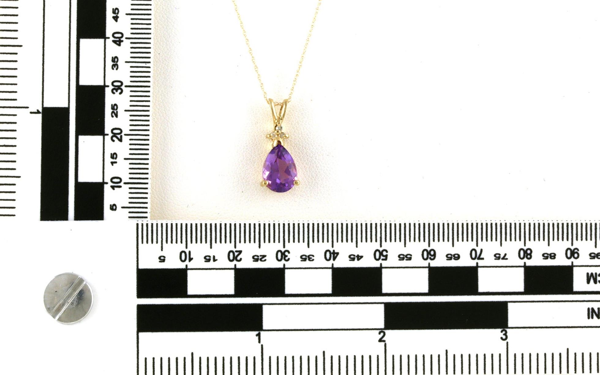 Estate Piece: Pear-cut Amethyst and 3-Stone Diamond Cluster Necklace in Yellow Gold (1.73cts TWT) scale