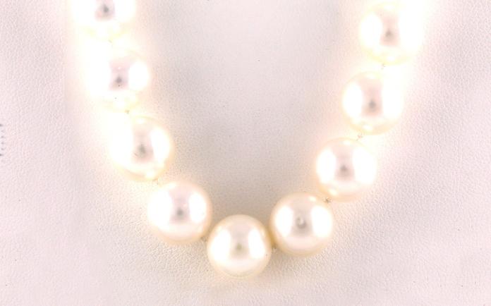 content/products/Estate Piece: South Sea Pearls Strand with White Gold Clasp (10.5 x 11mm) 