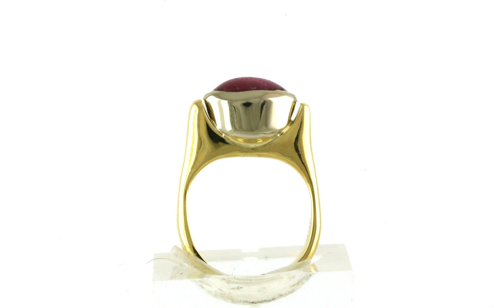 Estate Piece: East-West Bezel-set Oval Cabochon-cut Star Ruby Ring in Two-tone Yellow and White Gold (2.00cts)side