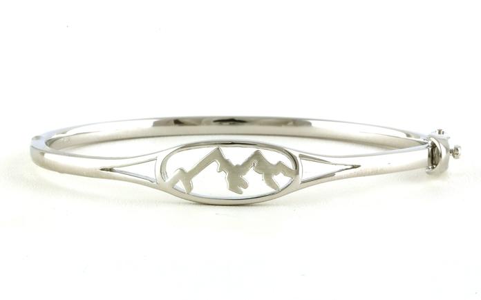 content/products/Oval Mountain Ridgeline Hinged Bangle in Sterling Silver 