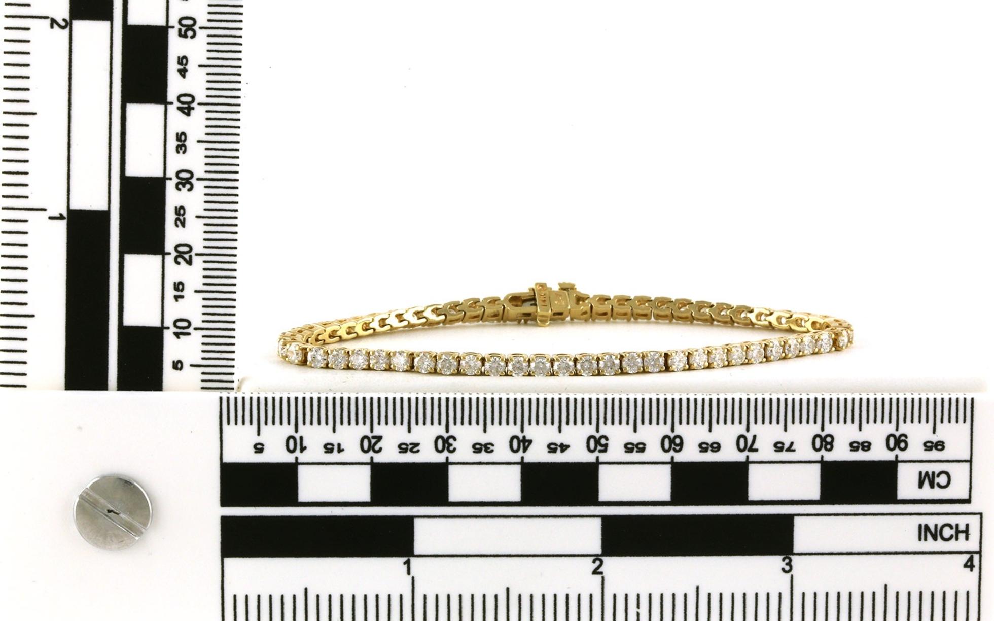 4-Prong Diamond Tennis Bracelet in Yellow Gold (5.04cts TWT) scale