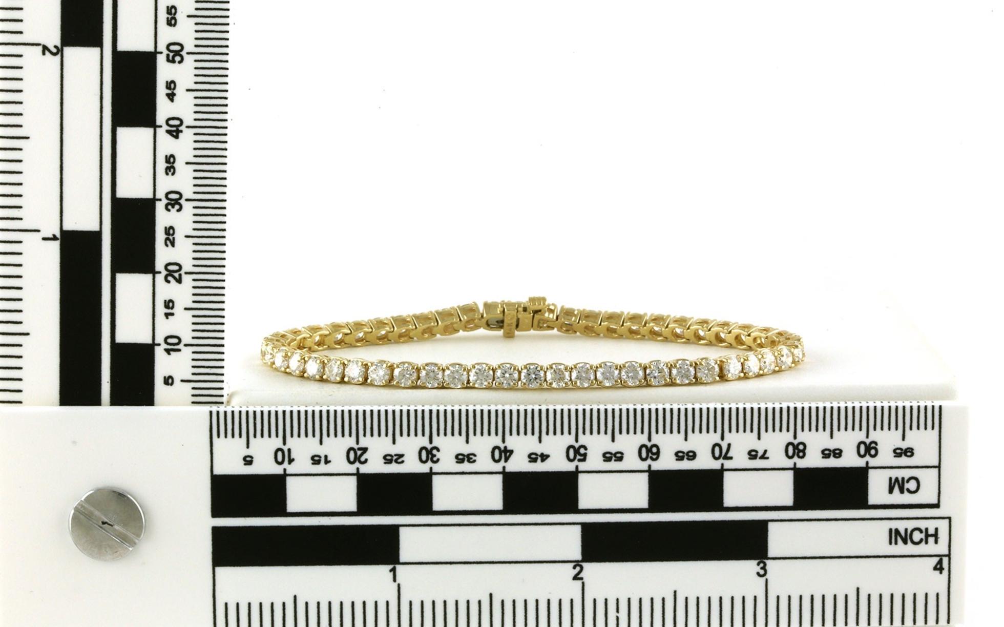 4-Prong Diamond Tennis Bracelet in Yellow Gold (7.00cts TWT) scale