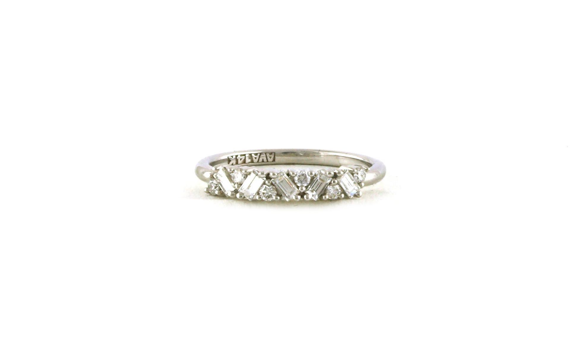 Zig Zag Round and Baguette-cut Diamond Cluster Wedding Band in White Gold (0.50cts TWT)